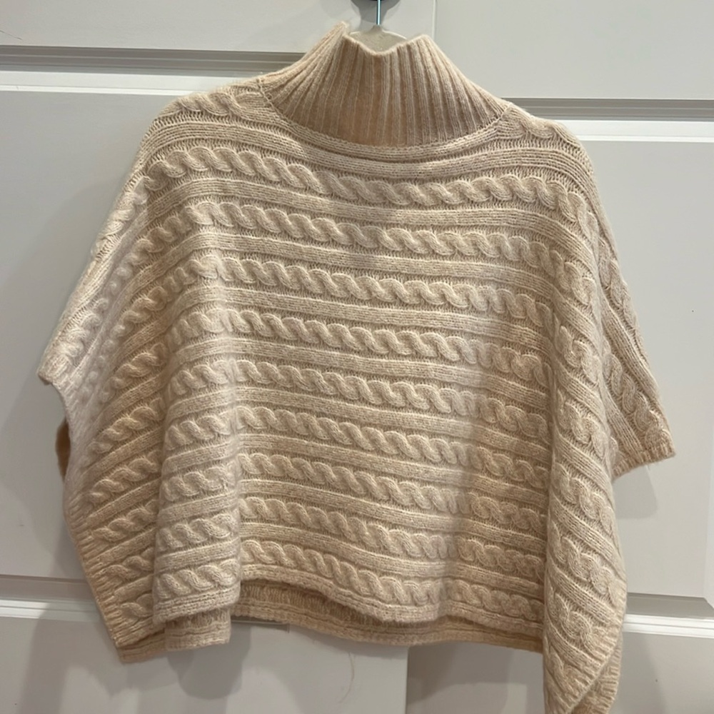 Anthropologie cream cape, poncho one size